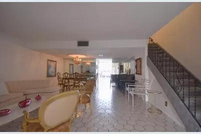 1018 NE 25th, Hallandale Beach, FL 33009 - Photo 11