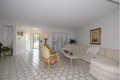 1018 NE 25th, Hallandale Beach, FL 33009 - Photo 9