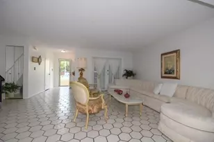 1018 NE 25th, Hallandale Beach, FL 33009 - Photo 9