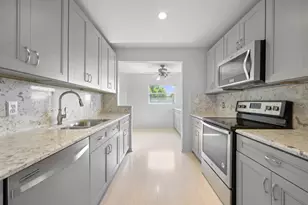 550 SW 137th Ave, Pembroke Pines, FL 33027 - Photo 1