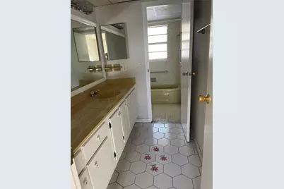 1005 Country Club Drive #205, Margate, FL 33063 - Photo 5
