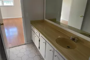 1005 Country Club Dr, Margate, FL 33063 - Photo 7