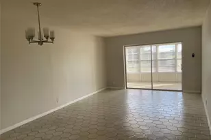 1005 Country Club Dr, Margate, FL 33063 - Photo 13