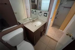 1025 Country Club Dr, Margate, FL 33063 - Photo 25