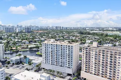 427 Golden Isles Drive #16H, Hallandale Beach, FL 33009 - Photo 17