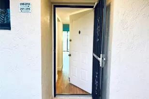 112 Lake Emerald Unit, Oakland Park, FL 33309 - Photo 5