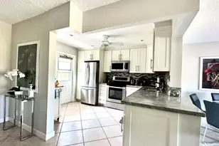 1000 NE 14 Unit, Hallandale Beach, FL 33009 - Photo 15