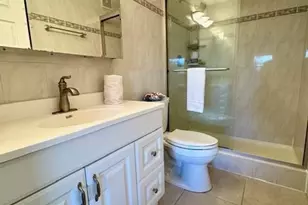 1000 NE 14 Unit, Hallandale Beach, FL 33009 - Photo 3