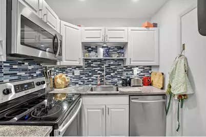 3040 NE 16th Avenue #411, Oakland Park, FL 33334 - Photo 3