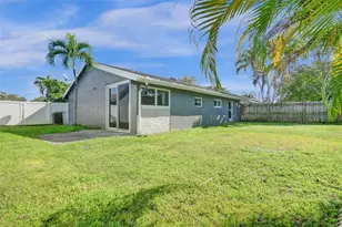 967 NW 89th Ave, Plantation, FL 33324 - Photo 19