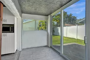 967 NW 89th Ave, Plantation, FL 33324 - Photo 47