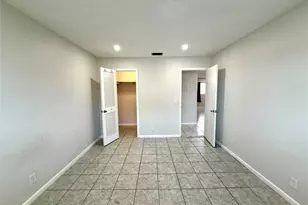 511 W Kalmia Dr, Lake Park, FL 33403 - Photo 9