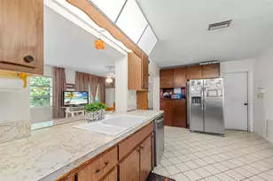 8604 NW 57th Ct, Tamarac, FL 33321 - Photo 9