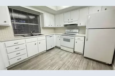 1911 NE 28th Court #2B, Pompano Beach, FL 33064 - Photo 1