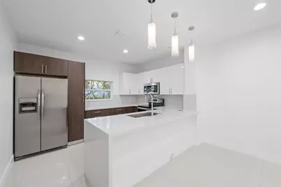 324 SW 14th Court #324, Fort Lauderdale, FL 33315 - Photo 3