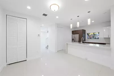 324 SW 14th Court #324, Fort Lauderdale, FL 33315 - Photo 7