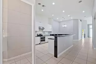 816 W Village Cir, Davie, FL 33325 - Photo 3