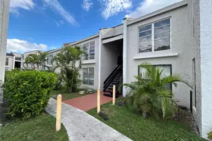 4463 Treehouse Ln, Tamarac, FL 33319 - Photo 7