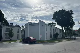 4463 Treehouse Ln, Tamarac, FL 33319 - Photo 3