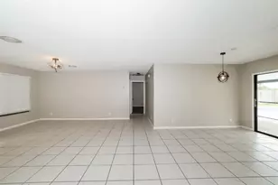 320 Sandpiper Ave, West Palm Beach, FL 33411 - Photo 9