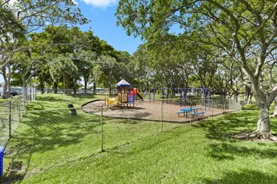 2106 S Cypress Bend Drive #506, Pompano Beach, FL 33069 - Photo 23