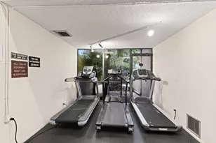 2106 S Cypress Bend Dr, Pompano Beach, FL 33069 - Photo 27