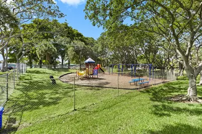 2106 S Cypress Bend Drive #506, Pompano Beach, FL 33069 - Photo 23