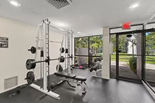 2106 S Cypress Bend Dr, Pompano Beach, FL 33069 - Photo 25