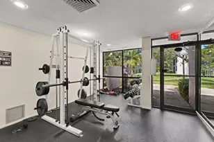 2106 S Cypress Bend Dr, Pompano Beach, FL 33069 - Photo 25