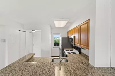 2106 S Cypress Bend Drive #506, Pompano Beach, FL 33069 - Photo 7