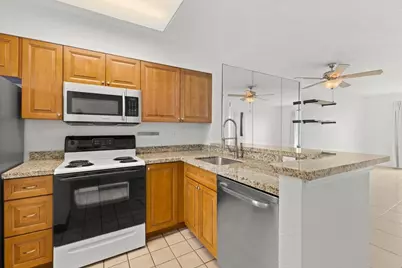 2106 S Cypress Bend Drive #506, Pompano Beach, FL 33069 - Photo 5