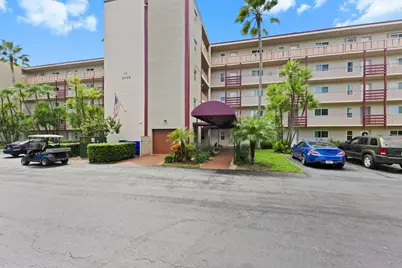 2106 S Cypress Bend Drive #506, Pompano Beach, FL 33069 - Photo 1