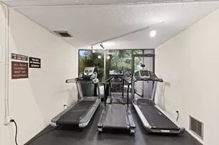 2106 S Cypress Bend Dr, Pompano Beach, FL 33069 - Photo 27
