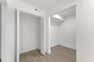 441 NE 195th St, Miami, FL 33179 - Photo 15