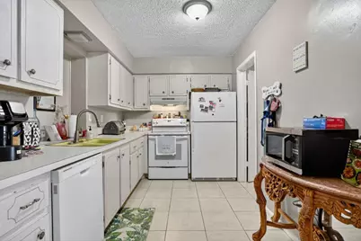 9806 NW 71st Street, Tamarac, FL 33321 - Photo 11