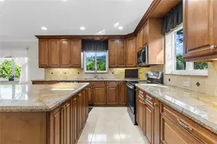 7237 E Tropical Way, Plantation, FL 33317 - Photo 7