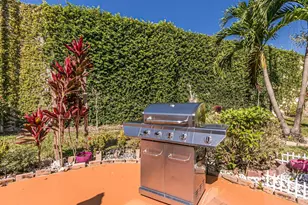 1000 SW 11th Ave, Hallandale Beach, FL 33009 - Photo 25