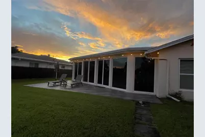 9208 NW 80th Street, Tamarac, FL 33321 - Photo 5