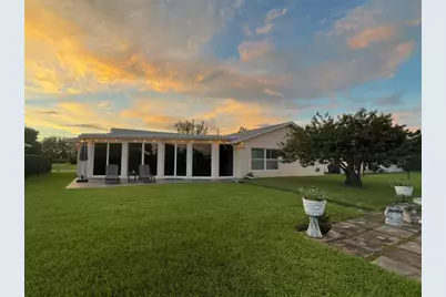 9208 NW 80th Street, Tamarac, FL 33321 - Photo 3