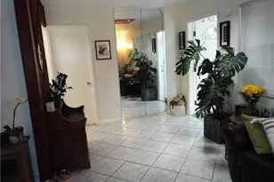 898 NE 39th St, Oakland Park, FL 33334 - Photo 5