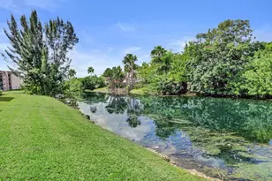 10442 Sunrise Lakes Blvd, Sunrise, FL 33322 - Photo 11