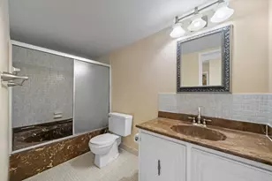 800 Parkview Dr, Hallandale Beach, FL 33009 - Photo 21