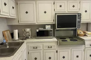 1425 Atlantic Shores Blvd, Hallandale Beach, FL 33009 - Photo 3