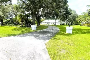 14183 Greentree Trail, Wellington, FL 33414 - Photo 3