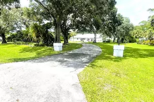 14183 Greentree Trail, Wellington, FL 33414 - Photo 3