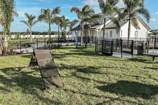 925 SE Seasons Ln, Port Saint Lucie, FL 34984 - Photo 35