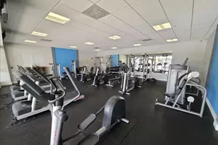 3625 N Country Club Dr Unit, Miami, FL 33180 - Photo 27