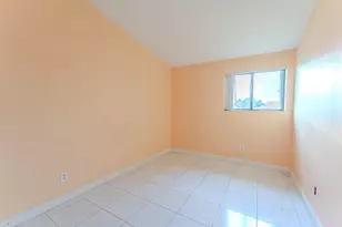 626 NE 195th St, Miami, FL 33179 - Photo 13