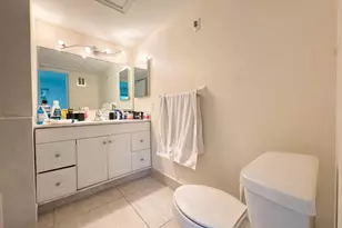 136 NE 19th Ct, Wilton Manors, FL 33305 - Photo 13