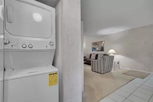 10368 NW 24th Pl, Sunrise, FL 33322 - Photo 7